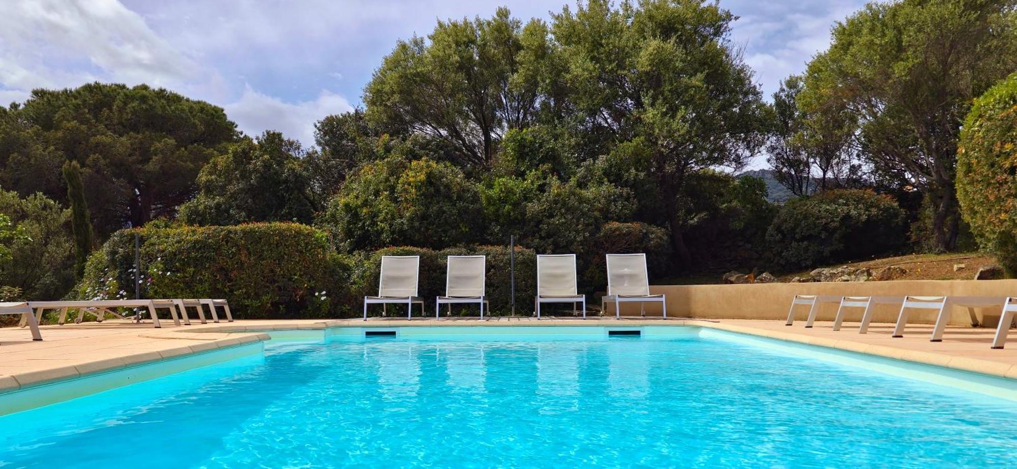 Hotel Cala di l'Oru LʼÎle-Rousse Esterno foto