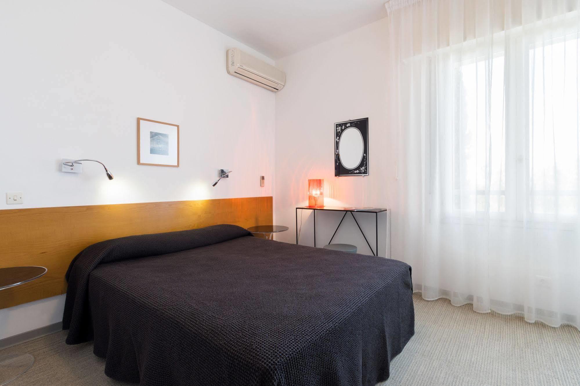 Hotel Cala di l'Oru LʼÎle-Rousse Esterno foto